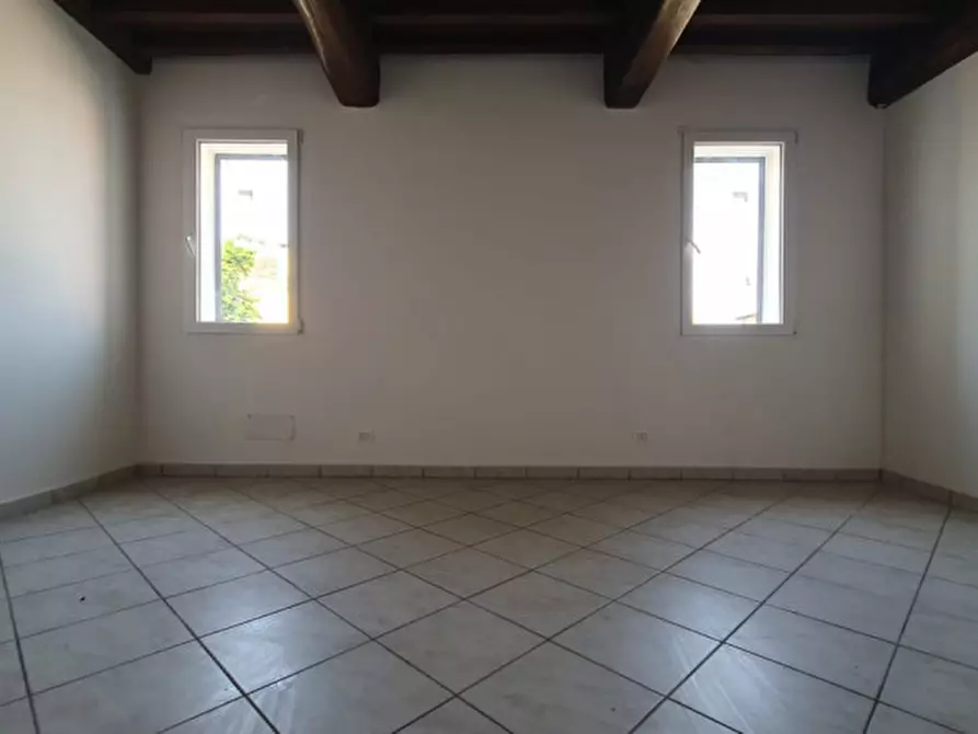 Immagine 50 di Appartamento in vendita  in Via Concordia a Cavezzo