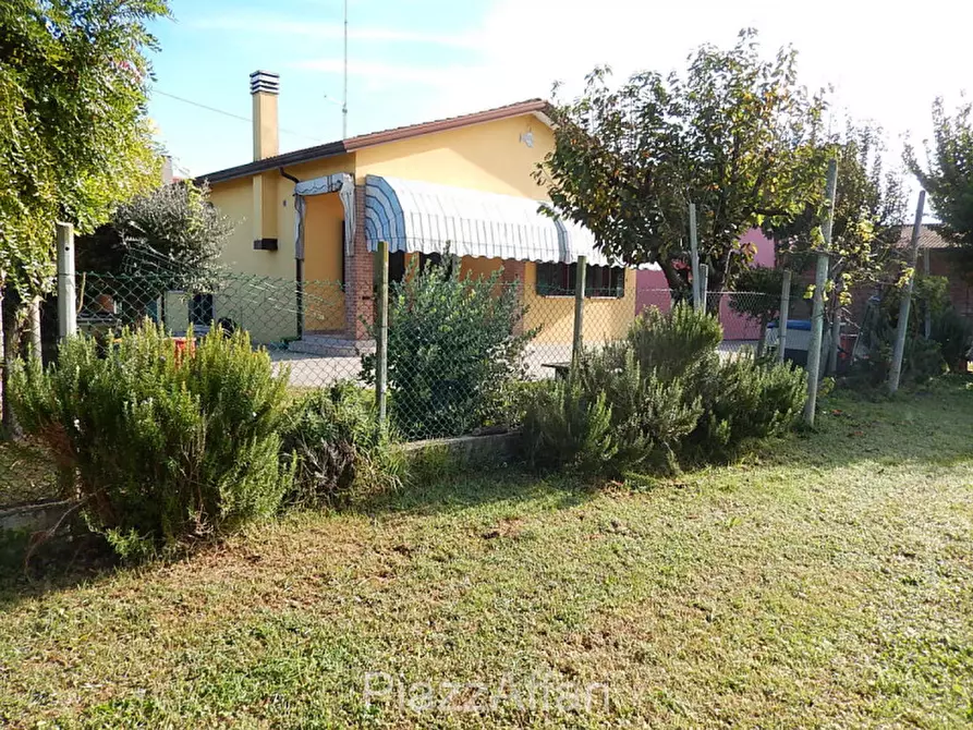 Immagine 6 di Casa indipendente in vendita  in Via Fratelli Sanguinazzi 1 a Piove Di Sacco