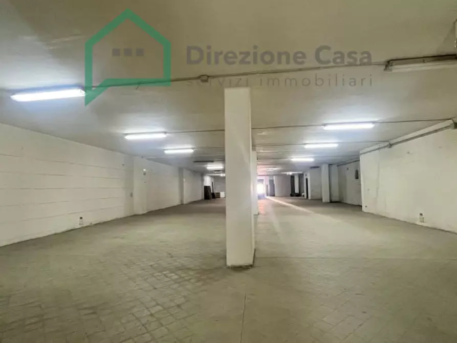 Immagine 8 di Negozio in affitto  in VIA GENERALE FRANCESCO PIGNATELLI a Napoli