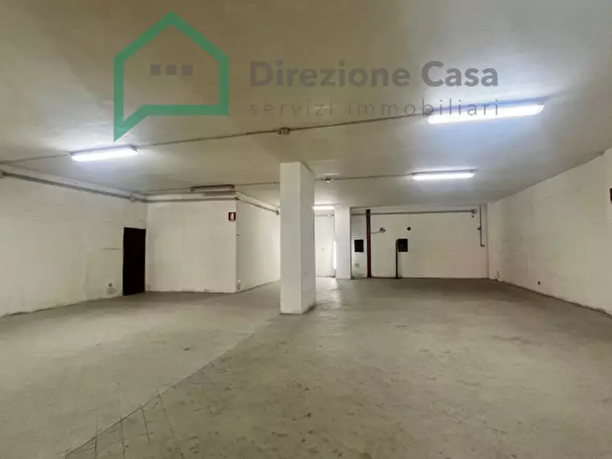 Immagine 9 di Negozio in affitto  in VIA GENERALE FRANCESCO PIGNATELLI a Napoli