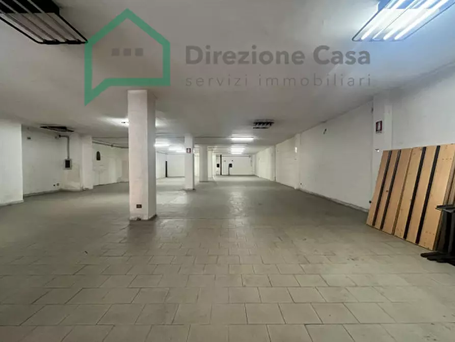 Immagine 14 di Negozio in affitto  in VIA GENERALE FRANCESCO PIGNATELLI a Napoli