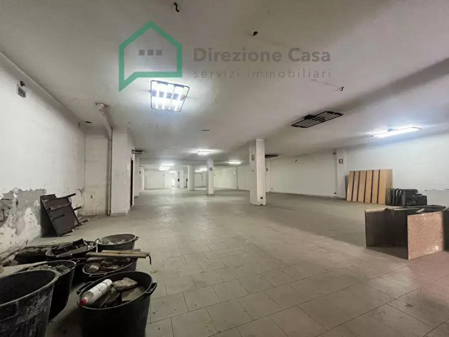 Immagine 15 di Negozio in affitto  in VIA GENERALE FRANCESCO PIGNATELLI a Napoli