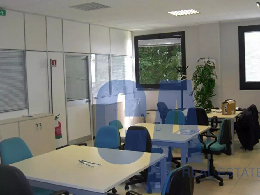 Immagine 12 di Ufficio in affitto  in VIA TOBAGI a Peschiera Borromeo