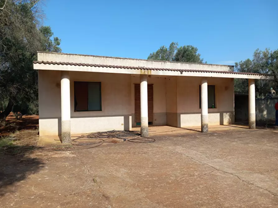 Immagine 1 di Villa in vendita  in C.da Don Giulio a Francavilla Fontana