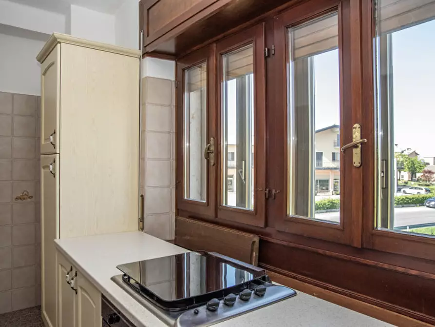 Immagine 4 di Appartamento in vendita  in via lessini a Cerro Veronese