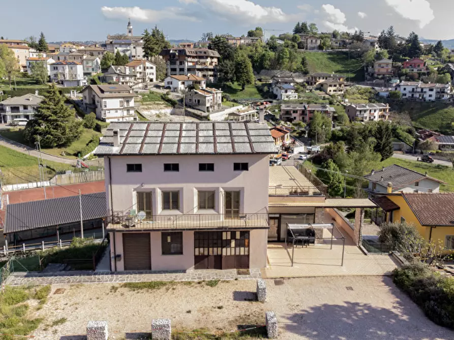 Immagine 1 di Magazzino in vendita  in Via Lessini a Cerro Veronese