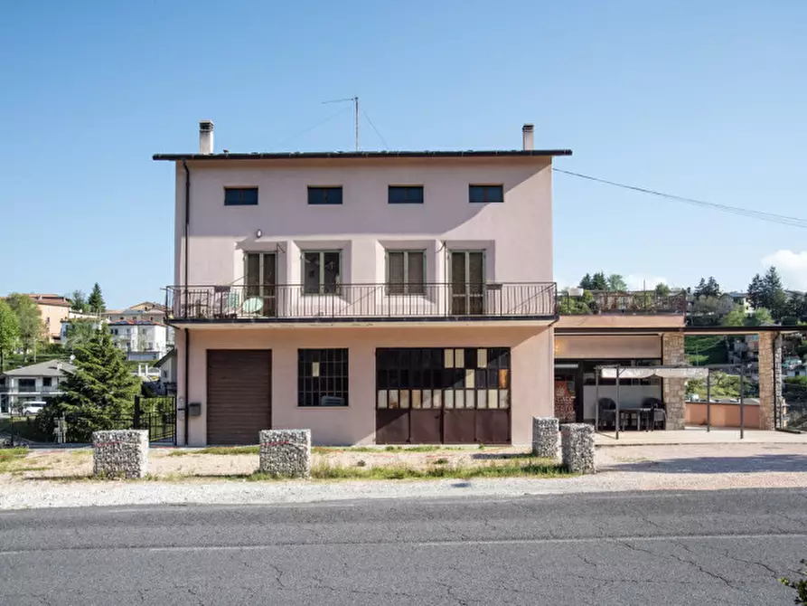 Immagine 3 di Magazzino in vendita  in Via Lessini a Cerro Veronese