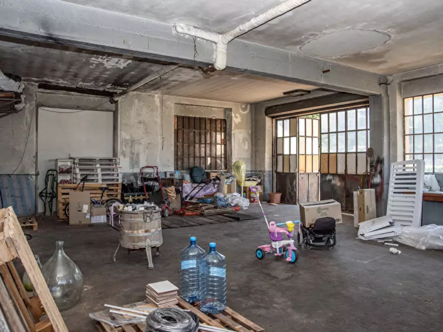 Immagine 9 di Magazzino in vendita  in Via Lessini a Cerro Veronese