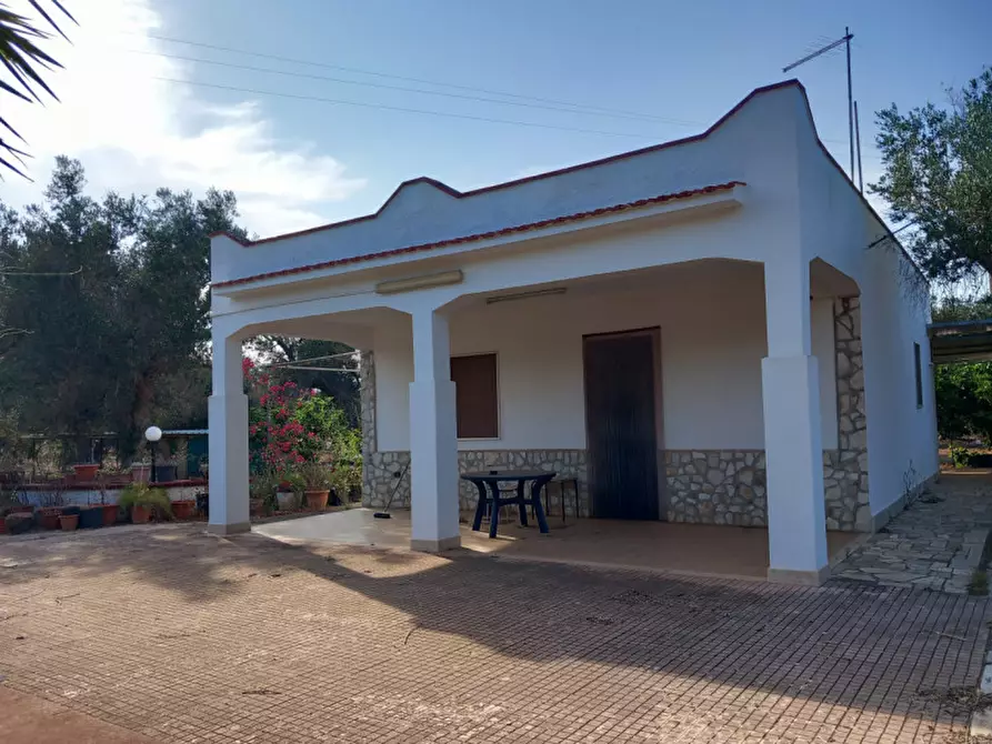 Immagine 1 di Villa in vendita  in C.da Mileto a Latiano