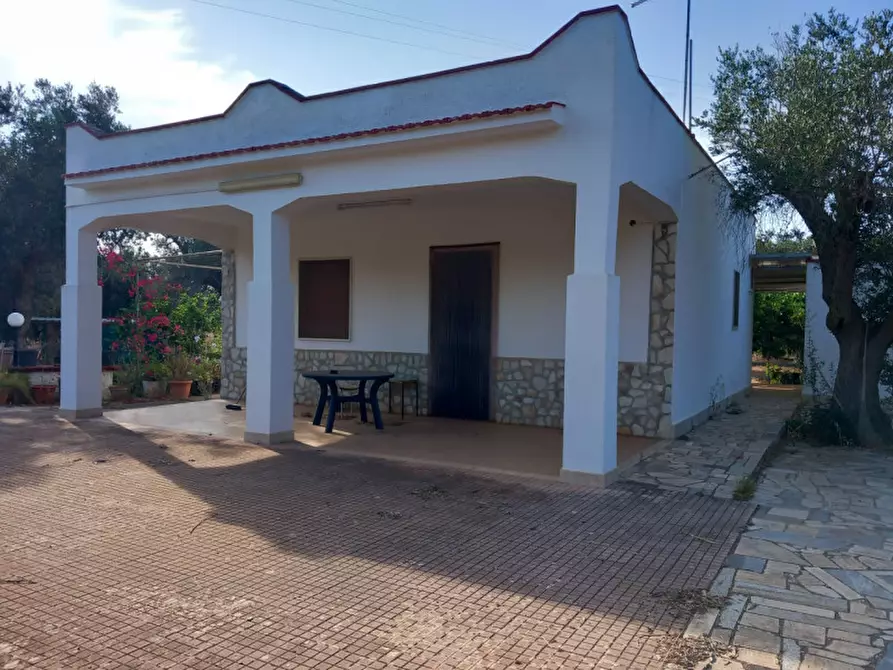 Immagine 31 di Villa in vendita  in C.da Mileto a Latiano
