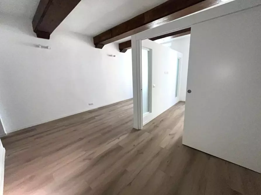 Immagine 4 di Appartamento in affitto  in Via Francesco Crispi a Roma