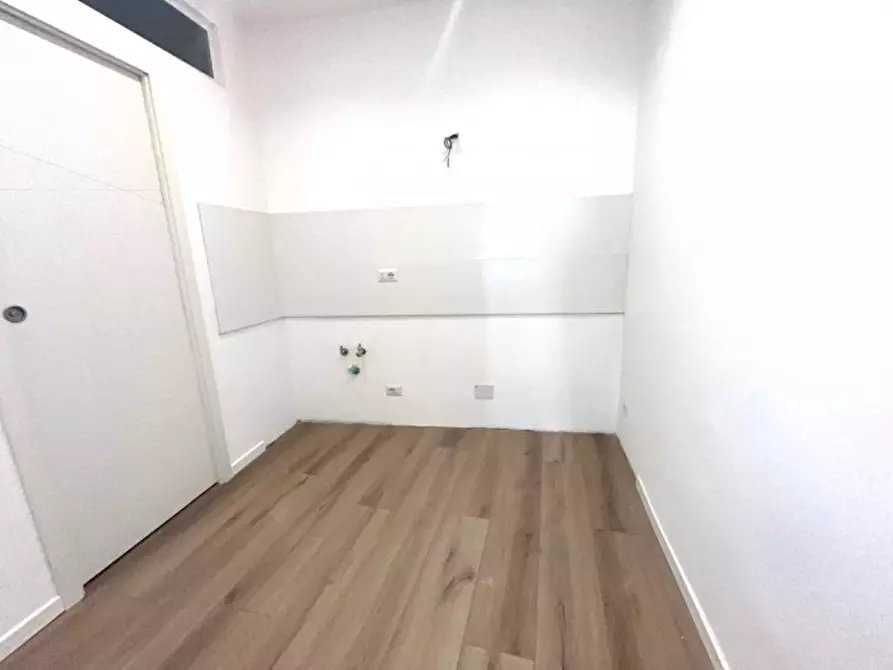 Immagine 12 di Appartamento in affitto  in Via Francesco Crispi a Roma