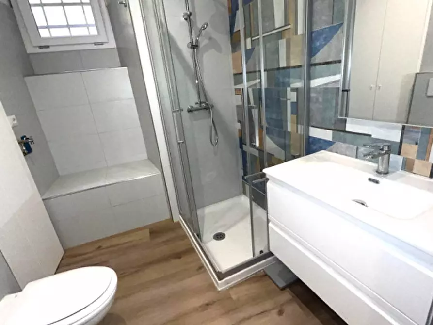 Immagine 13 di Appartamento in affitto  in Via Francesco Crispi a Roma