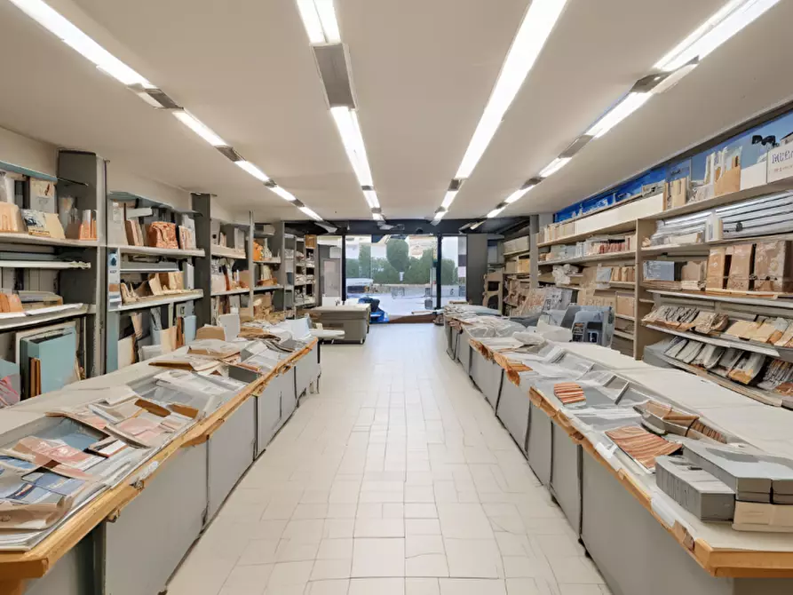 Immagine 7 di Negozio in vendita  in via roma 1 a Camponogara