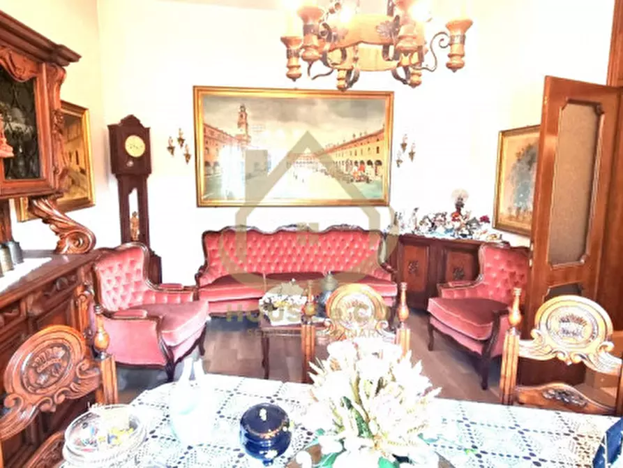 Immagine 8 di Villa in vendita  in Via Vecchia di Gambolò a Vigevano