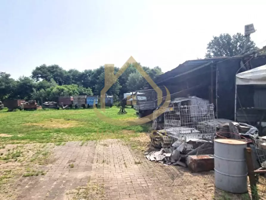 Immagine 32 di Villa in vendita  in Via Vecchia di Gambolò a Vigevano