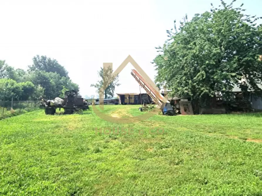 Immagine 41 di Villa in vendita  in Via Vecchia di Gambolò a Vigevano