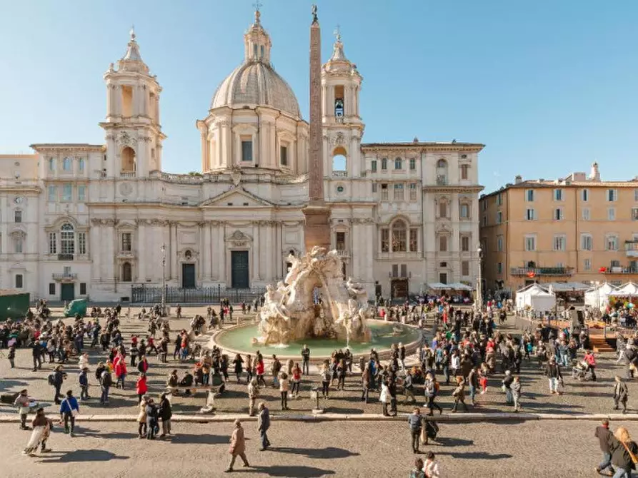 Immagine 1 di Appartamento in vendita  in Corsia Agonale a Roma