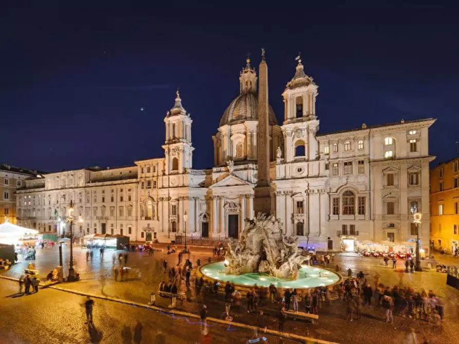 Immagine 2 di Appartamento in vendita  in Corsia Agonale a Roma