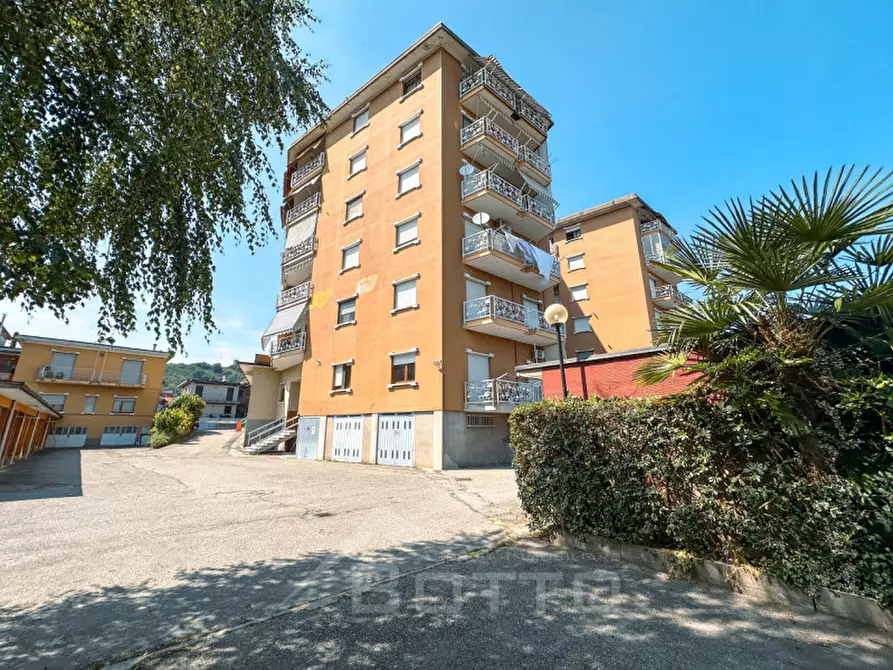 Immagine 3 di Appartamento in vendita  in Viale Guglielmo Marconi, 72 a Gattinara