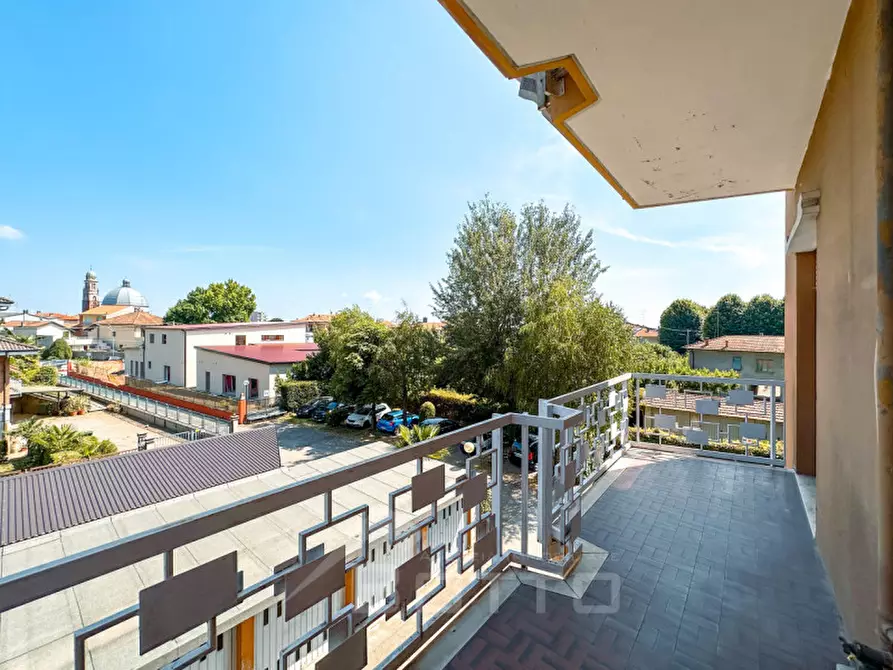 Immagine 4 di Appartamento in vendita  in Viale Guglielmo Marconi, 72 a Gattinara