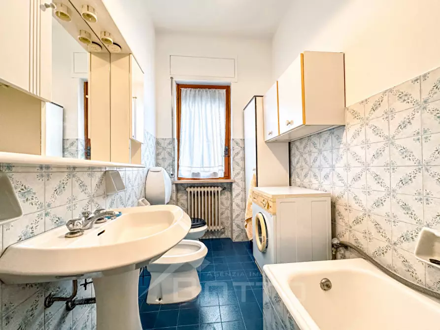 Immagine 12 di Appartamento in vendita  in Viale Guglielmo Marconi, 72 a Gattinara