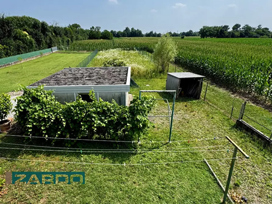 Immagine 9 di Casa bifamiliare in vendita  a Castello Di Godego