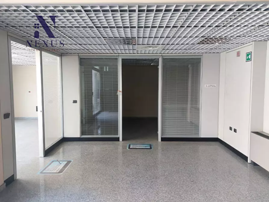 Immagine 8 di Negozio in affitto  in Via Roma 145-147 a Fano