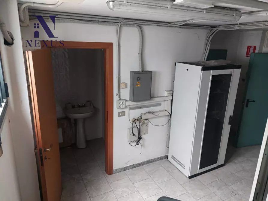 Immagine 18 di Negozio in affitto  in Via Roma 145-147 a Fano