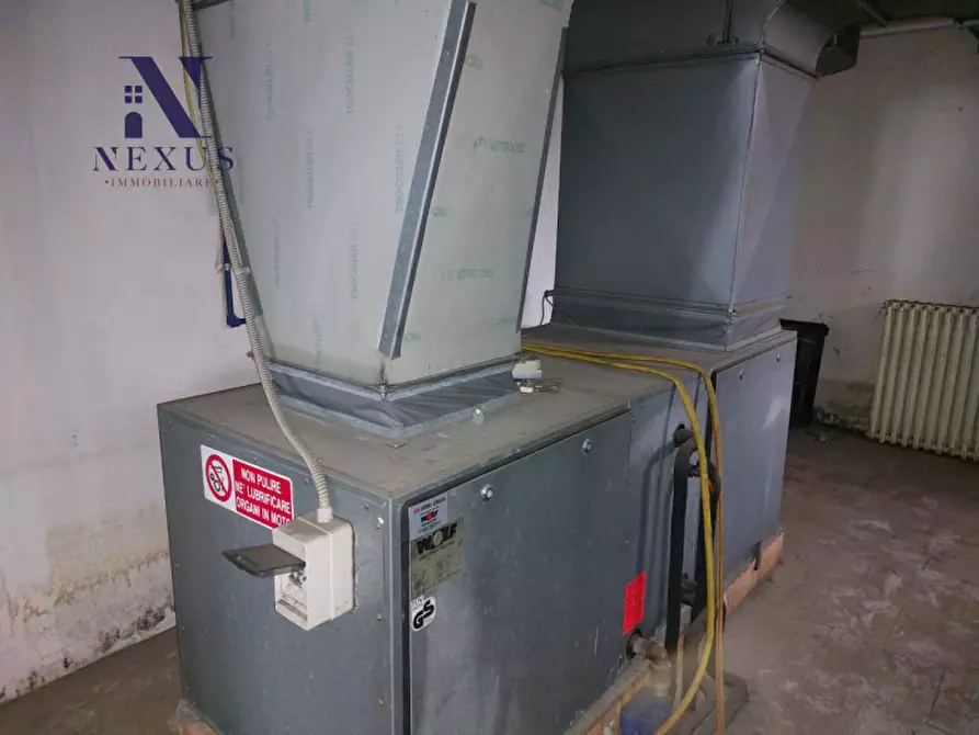 Immagine 20 di Negozio in affitto  in Via Roma 145-147 a Fano