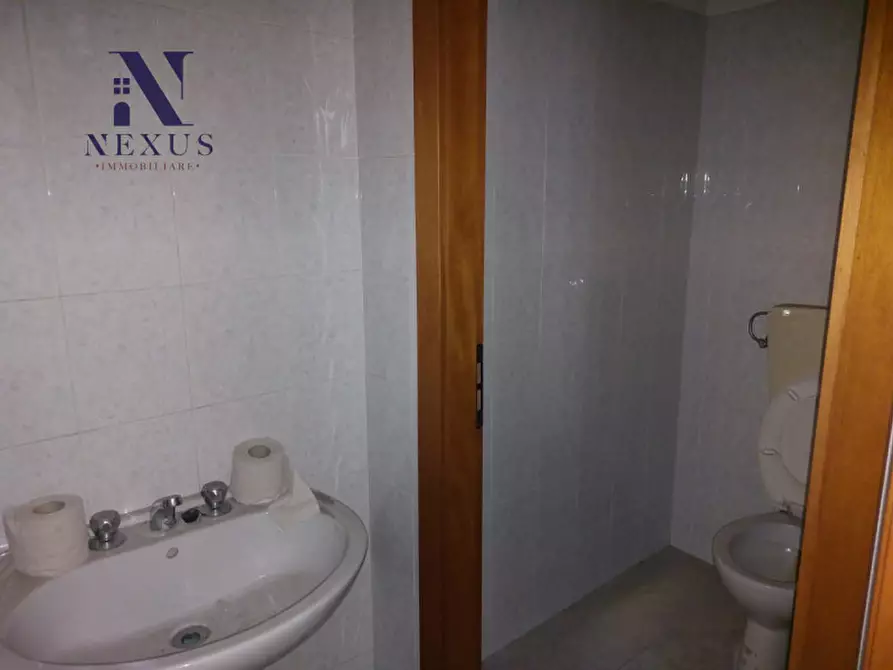 Immagine 23 di Negozio in affitto  in Via Roma 145-147 a Fano