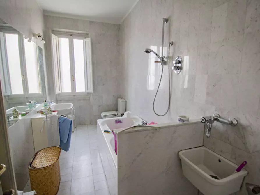 Immagine 10 di Casa indipendente in vendita  a Prato