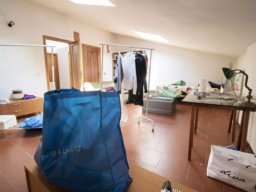 Immagine 11 di Casa indipendente in vendita  a Prato