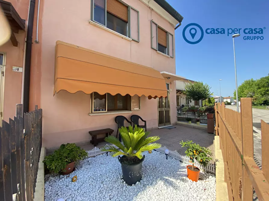 Immagine 2 di Casa bifamiliare in vendita  in Papozze, Via Morandi a Papozze