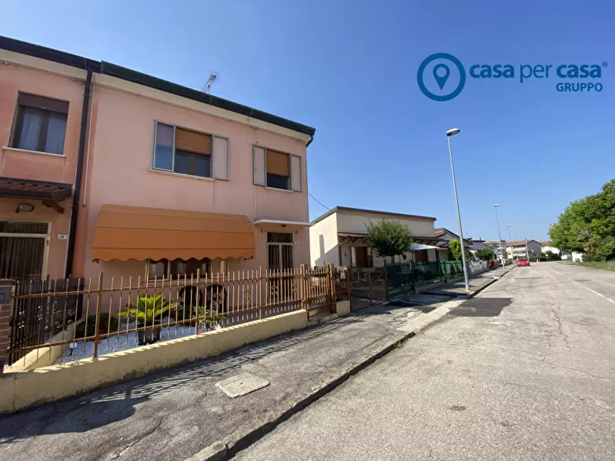 Immagine 41 di Casa bifamiliare in vendita  in Papozze, Via Morandi a Papozze