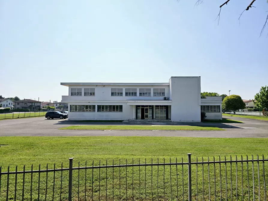Immagine 1 di Capannone industriale in vendita  in VIA DESERTO a Este