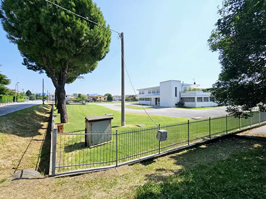 Immagine 3 di Capannone industriale in vendita  in VIA DESERTO a Este