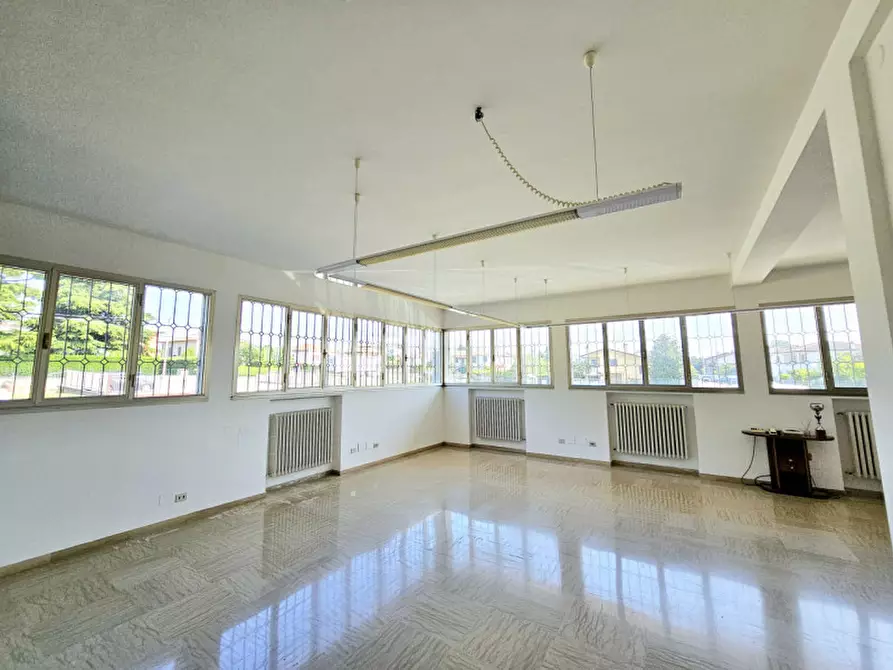 Immagine 5 di Capannone industriale in vendita  in VIA DESERTO a Este