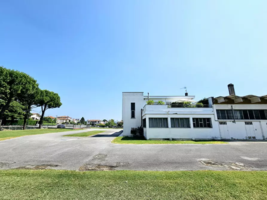 Immagine 12 di Capannone industriale in vendita  in VIA DESERTO a Este