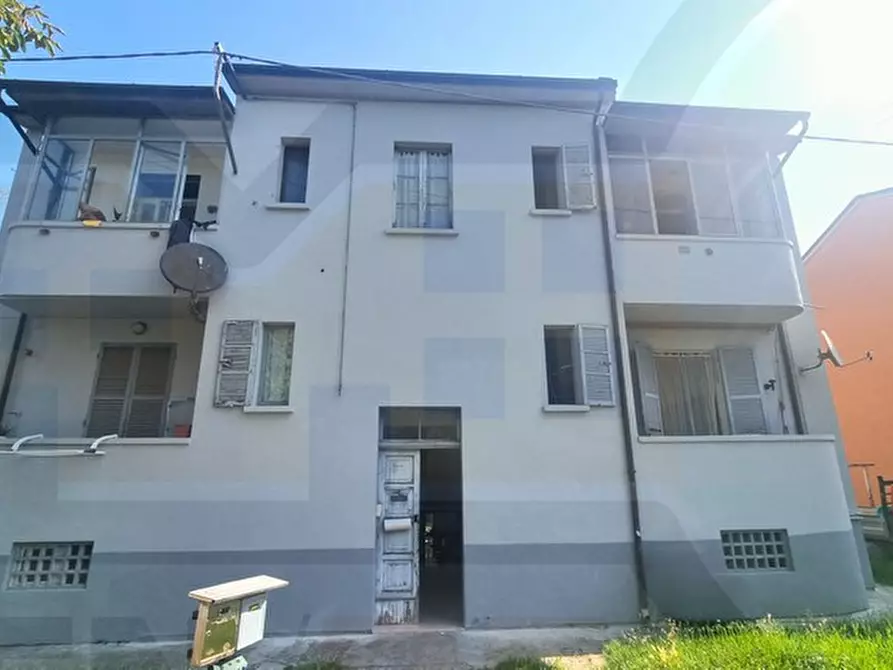 Immagine 2 di Appartamento in vendita  in via grmasci a Massa Lombarda