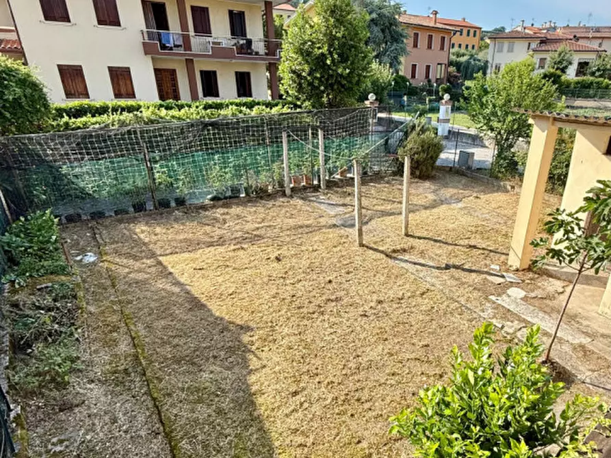 Immagine 1 di Villetta a schiera in vendita  in PIAZZA VITTORIO EMANUELE II a Lozzo Atestino