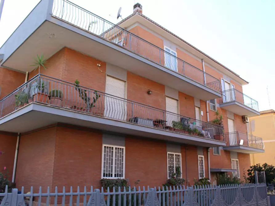 Immagine 1 di Appartamento in vendita  in VIA NINO BIXIO a Marino