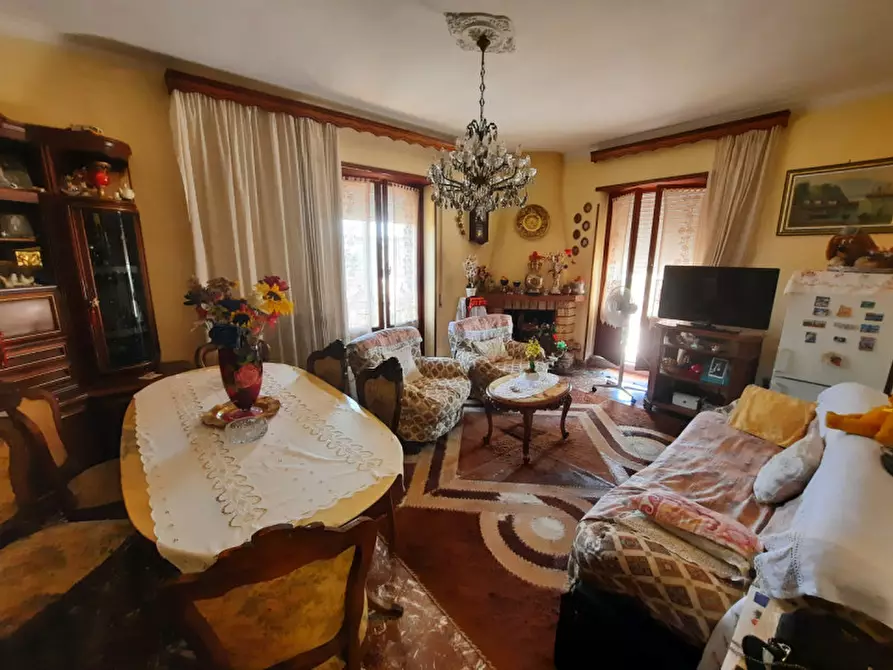 Immagine 4 di Appartamento in vendita  in VIA NINO BIXIO a Marino