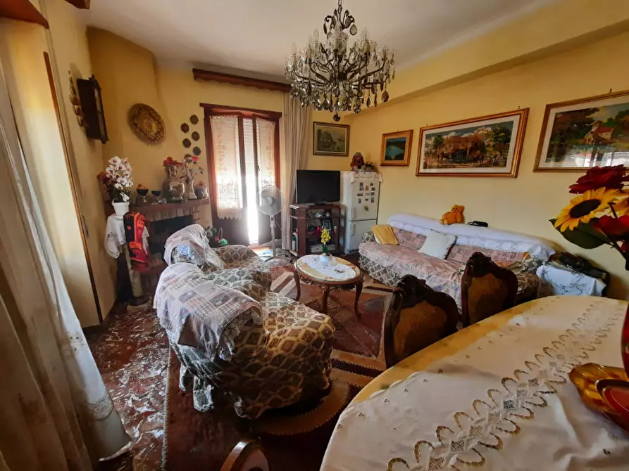 Immagine 5 di Appartamento in vendita  in VIA NINO BIXIO a Marino