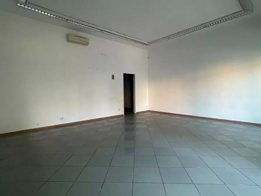 Immagine 2 di Negozio in vendita  in Via Al Donatore di Sangue a Bastiglia