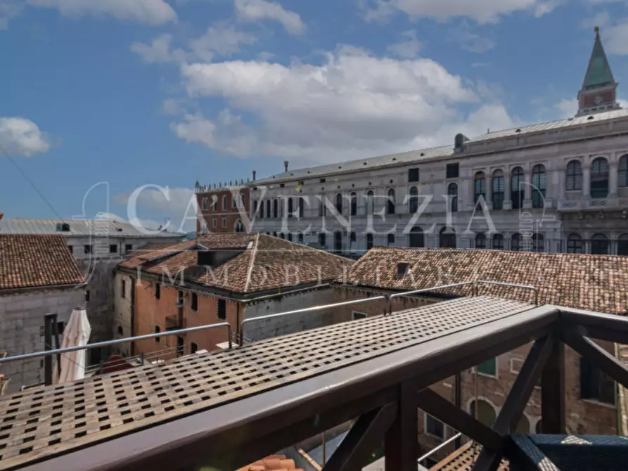 Immagine 1 di Appartamento in vendita  a Venezia