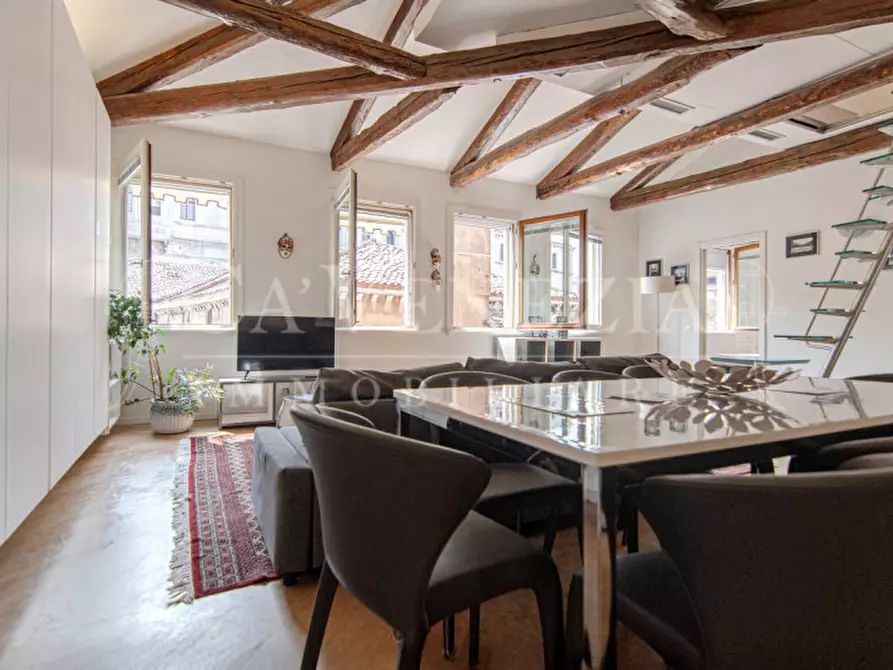 Immagine 2 di Appartamento in vendita  a Venezia