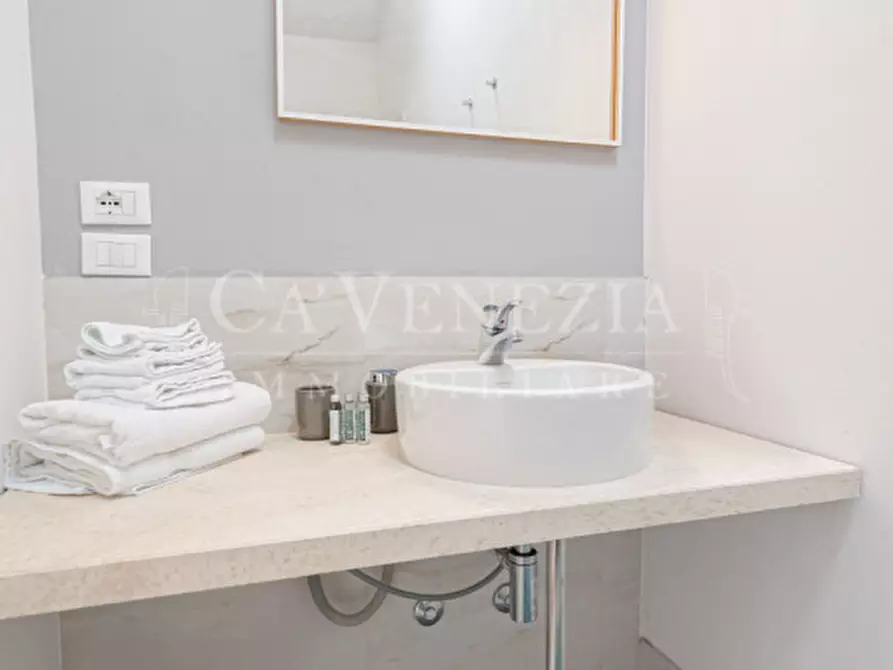 Immagine 16 di Appartamento in vendita  a Venezia
