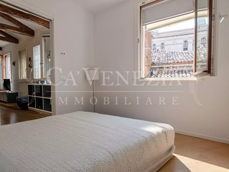 Immagine 17 di Appartamento in vendita  a Venezia