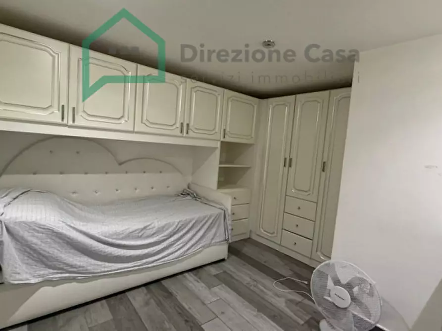 Immagine 4 di Camera in affitto  in VIA BARI a Napoli